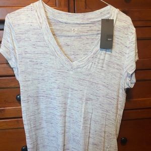 V-neck fitted heathered tee, Size L